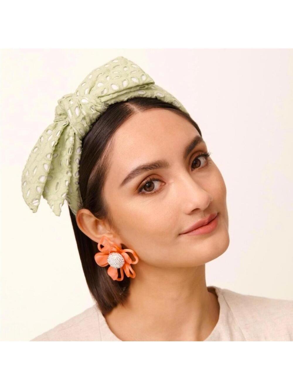 LELE SADOUGHI Sage Eyelet Holly Bow Headband - Picture 2 of 8